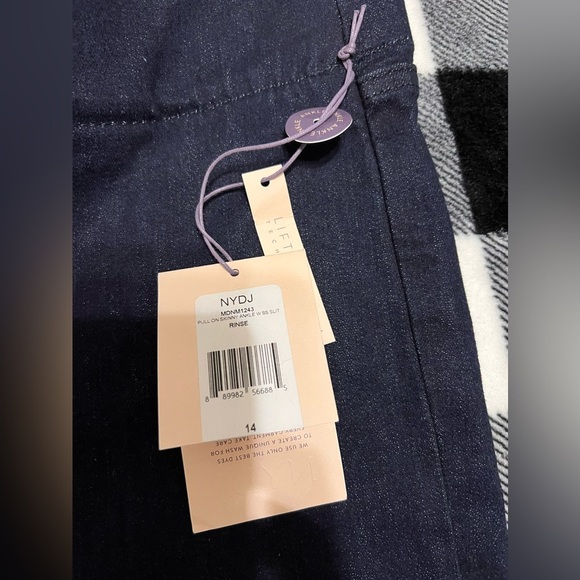 NYDJ NEW Size 14 Women’s Dark wash “Rinse” Pull On Skinny jeans with Ankle Slit - Picture 12 of 12